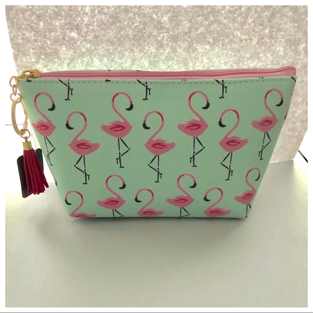 🎉🎉HP 9/14 🎉🎉 New- Kendall & James Makeup pouch - Picture 4 of 6